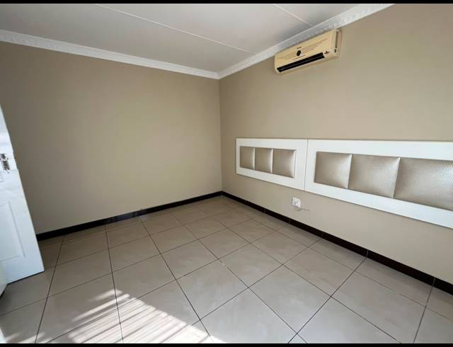 4 BEDROOM SIMPLEX TO LET IN HILLARY